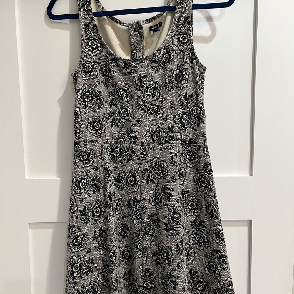 American Eagle Black and Cream Floral Dress